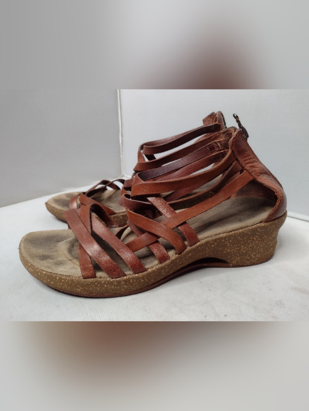 Ahnu Women's Trolley Wedge Sandals 9 Brown Leather Strappy Zip Comfort JJ